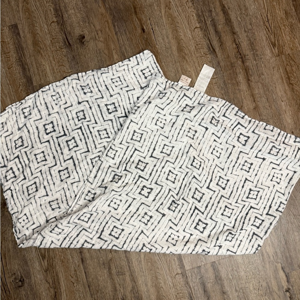 Aden + Anais Large  Swaddle Blanket